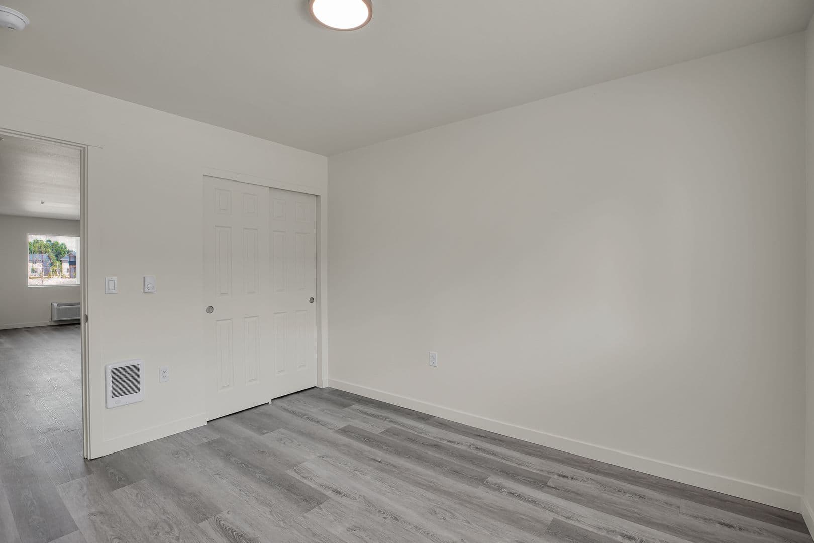 COTTAGE GROVE Apartment: 715 ROW RIVER ROAD