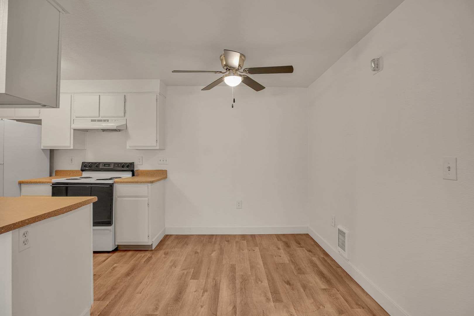 ALOHA Apartment: 2881 SW 182ND AVE.