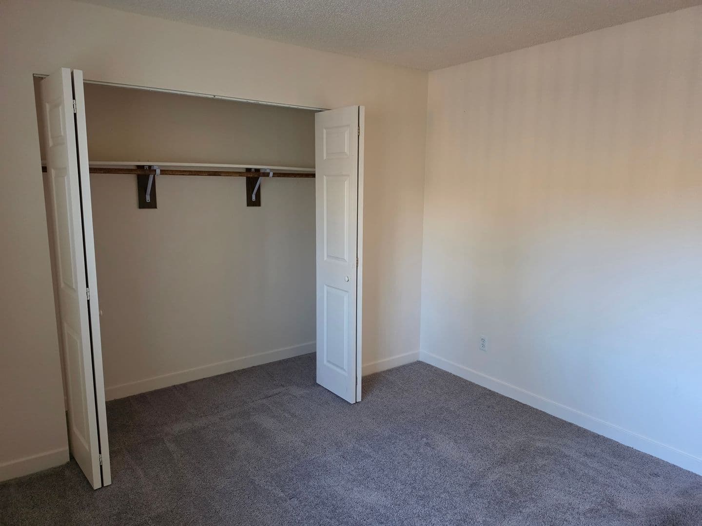 SHERWOOD Apartment: 21985 SW SHERWOOD BLVD