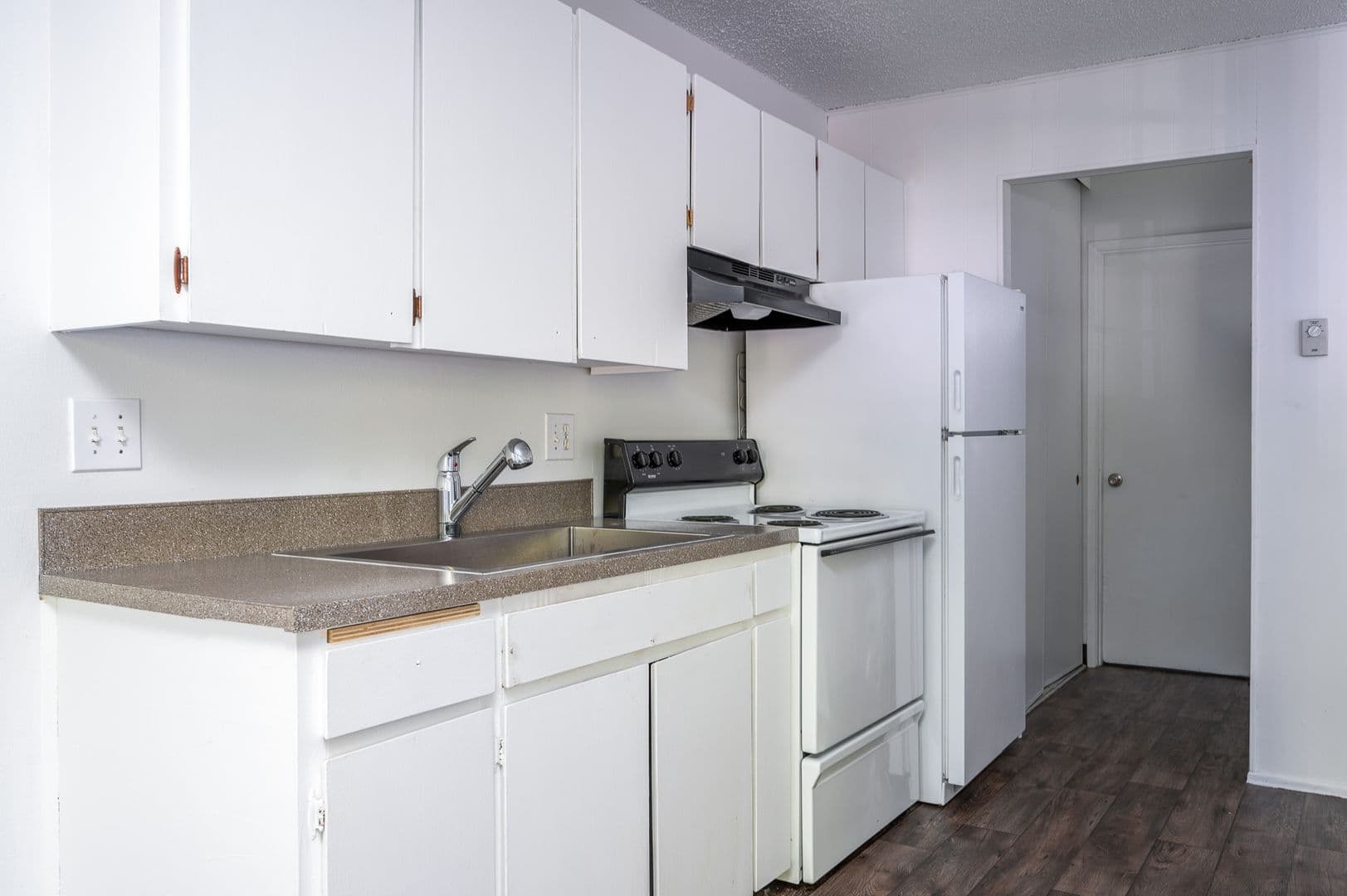TIGARD Apartment: 11867 SW GREENBURG RD.