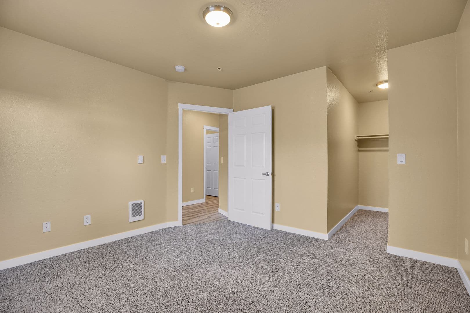 SALEM Apartment: 1194 BARNES ROAD, SE