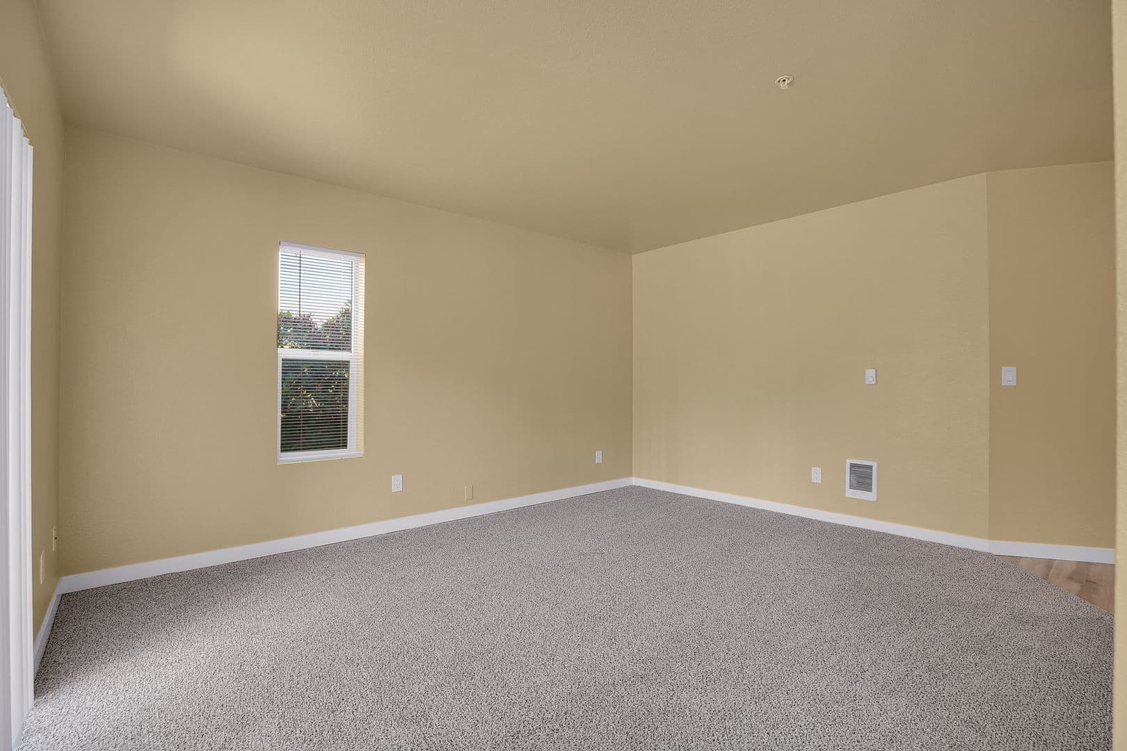 SALEM Apartment: 1194 BARNES ROAD, SE