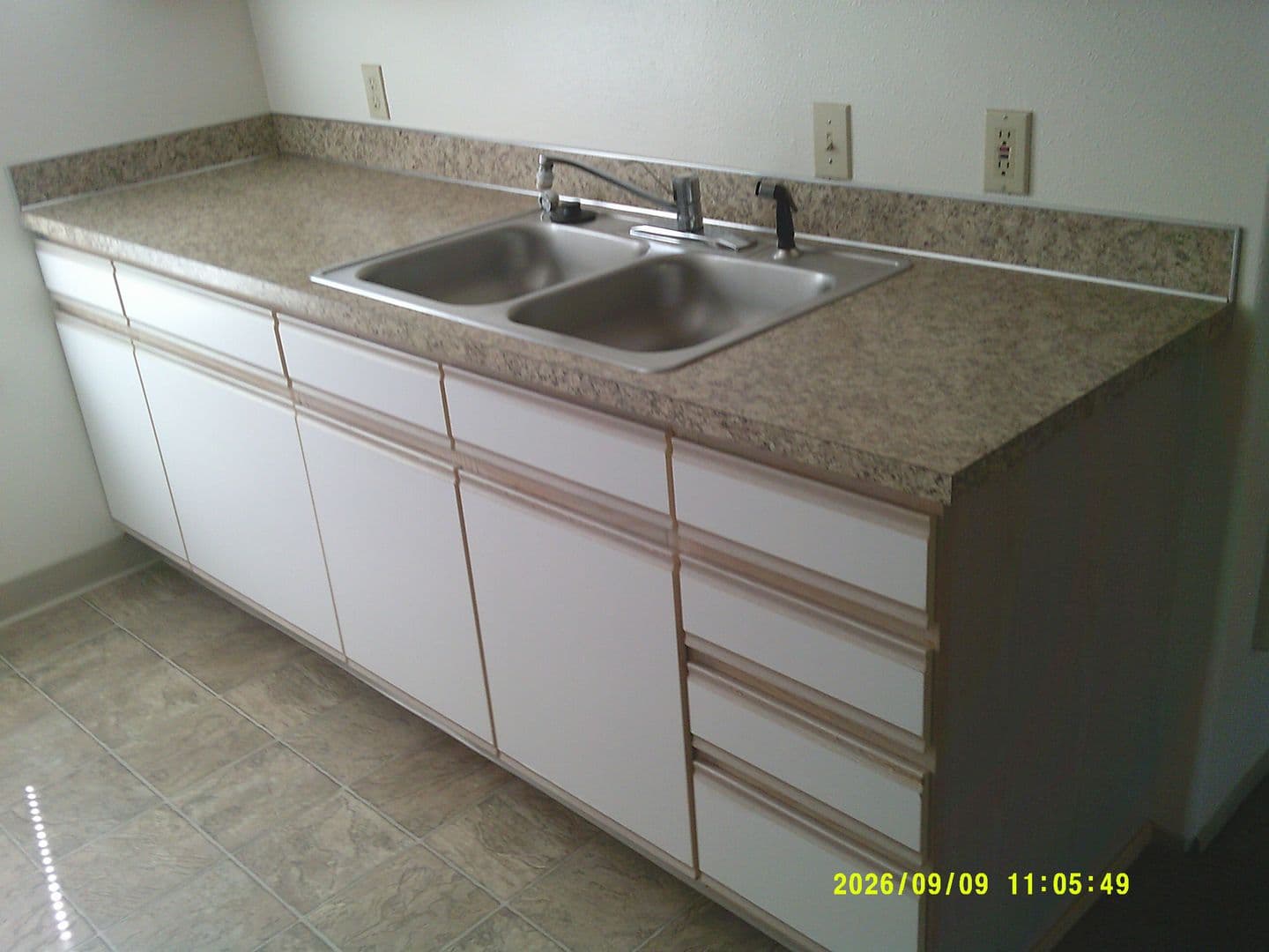 DUNDEE Apartment: 179 SW 7TH ST