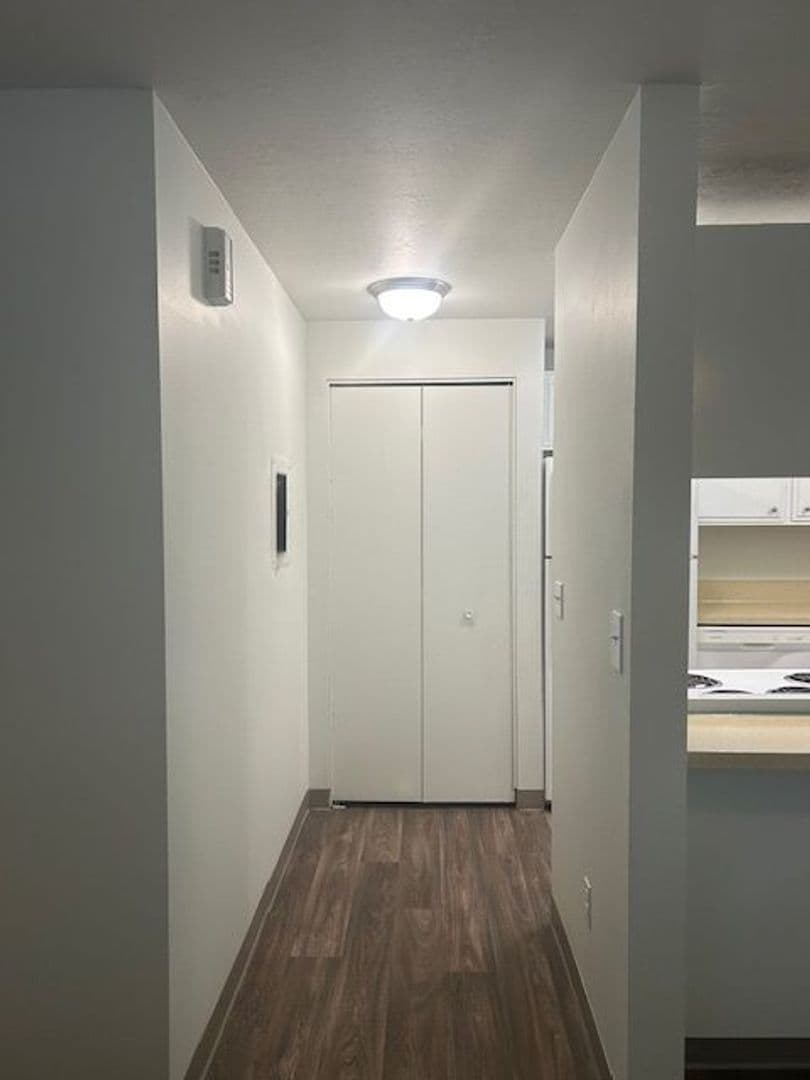 NEWBERG Apartment: 1210 S. COLLEGE ST.