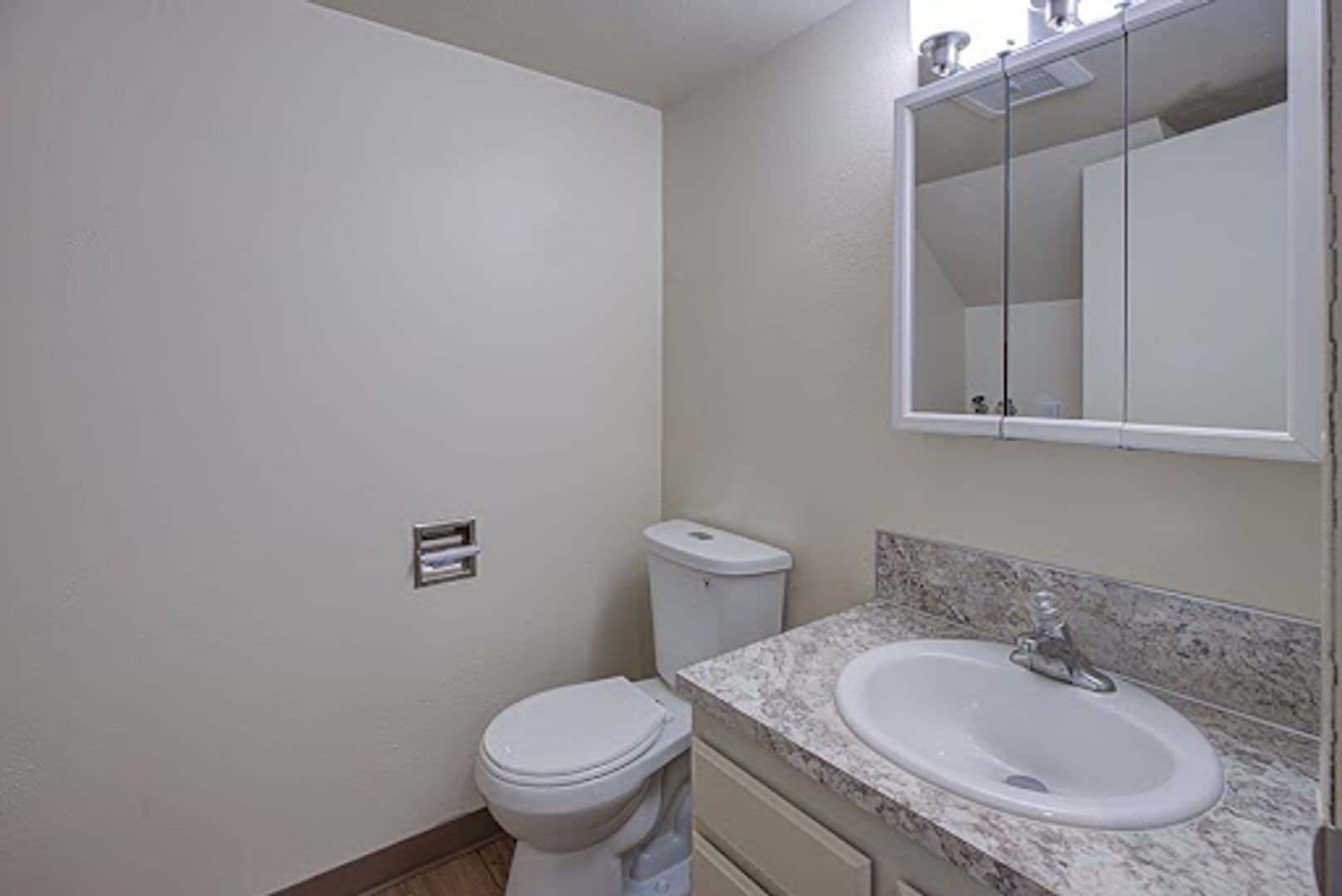 SCAPPOOSE Townhome: 52279 SW 4th Street #3