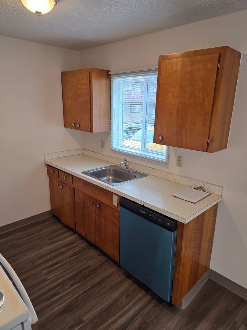 MILWAUKIE Apartment: 11275 SE 27TH AVENUE