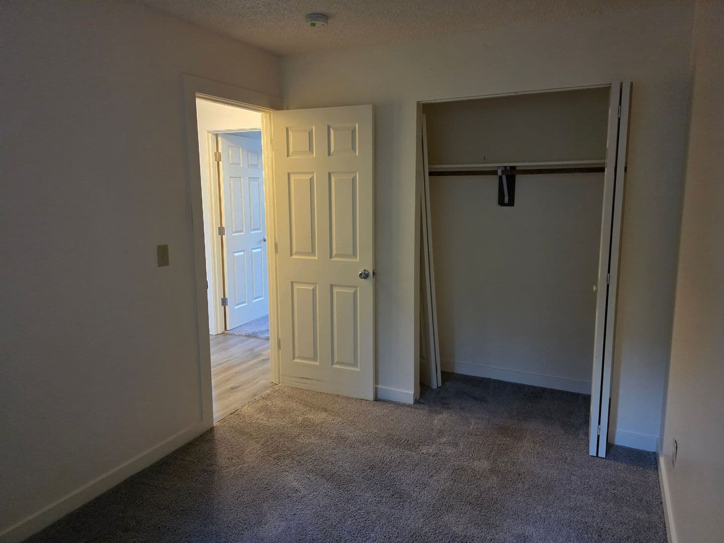 SHERWOOD Apartment: 21985 SW SHERWOOD BLVD