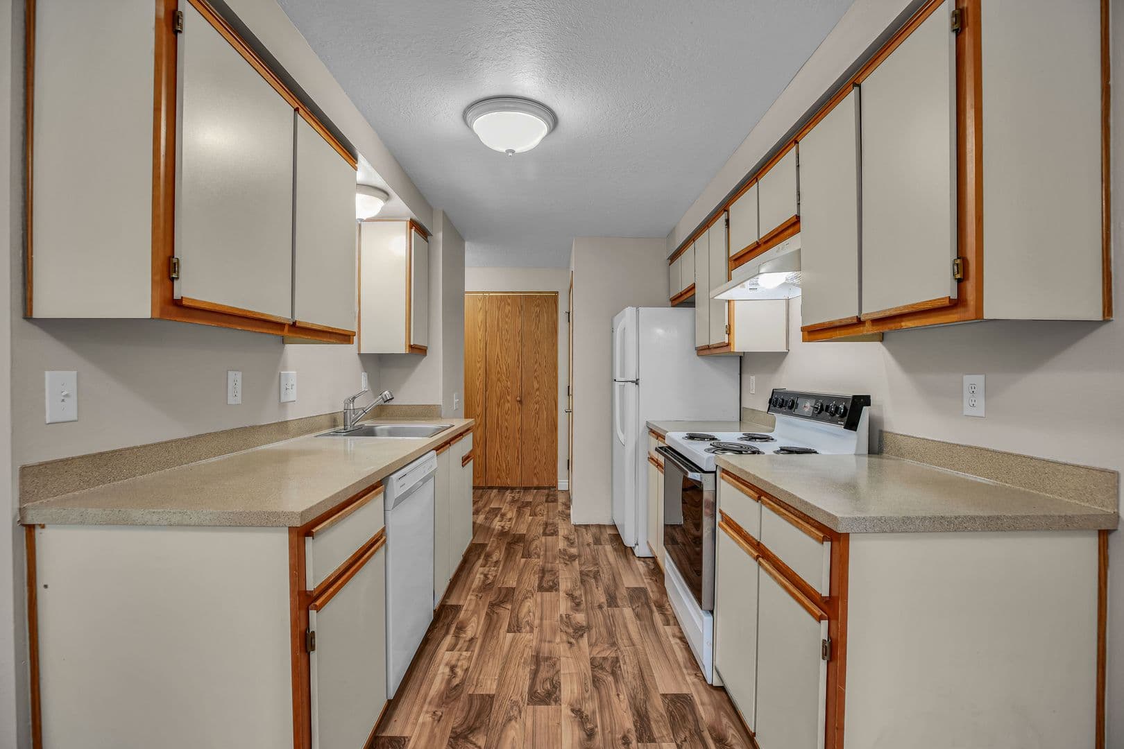 SALEM Apartment: 3872-3886 LIBERTY RD S