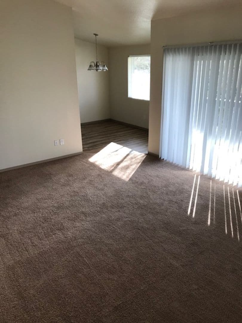 SALEM Apartment: 4665 CAMPBELL DR SE