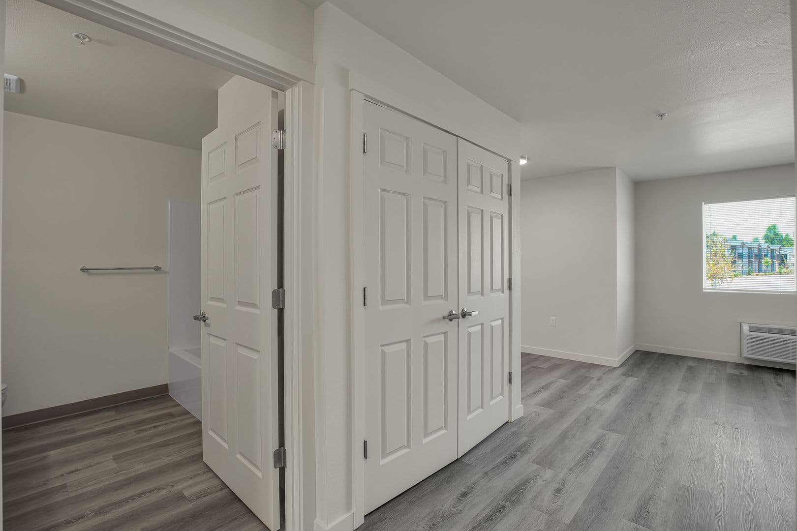 COTTAGE GROVE Apartment: 715 ROW RIVER ROAD