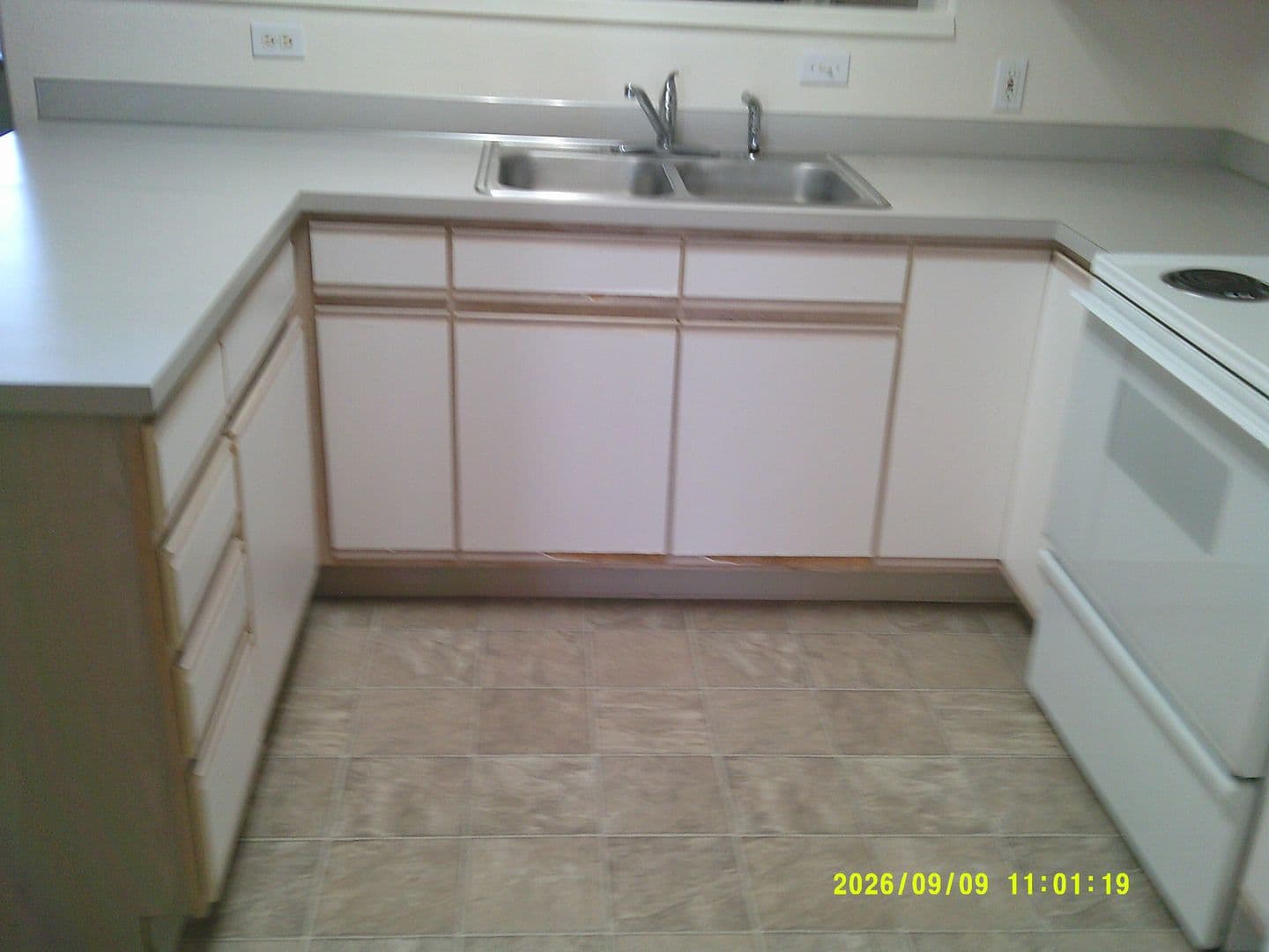 DUNDEE Apartment: 179 SW 7TH ST