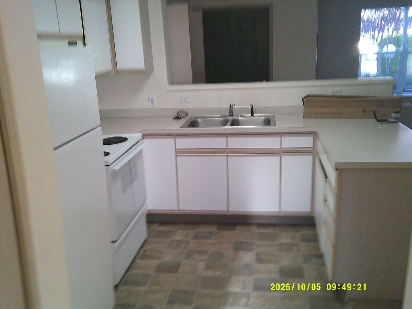 DUNDEE Apartment: 179 SW 7TH ST
