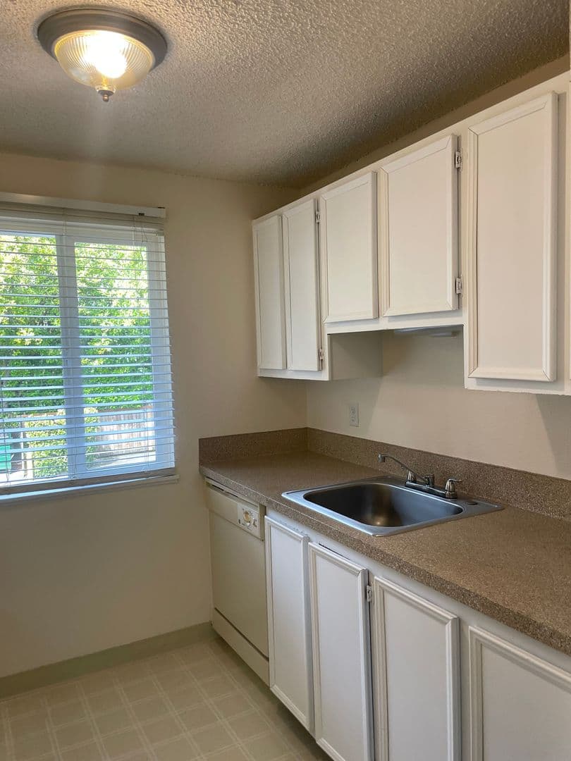 BEAVERTON Apartment: 7851 SW HALL BLVD #27