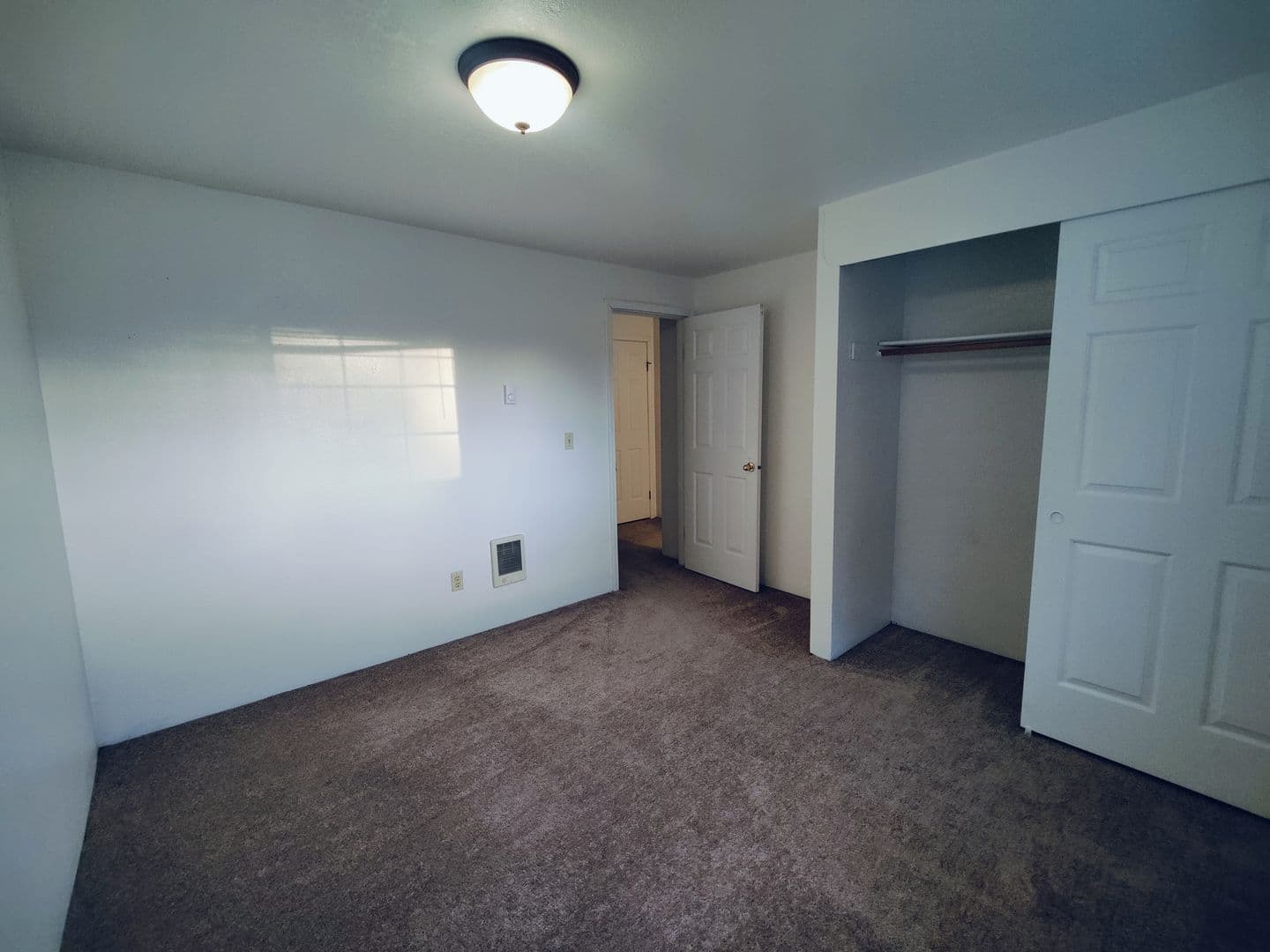SALEM Townhome: 1109 SCHURMAN RD S.