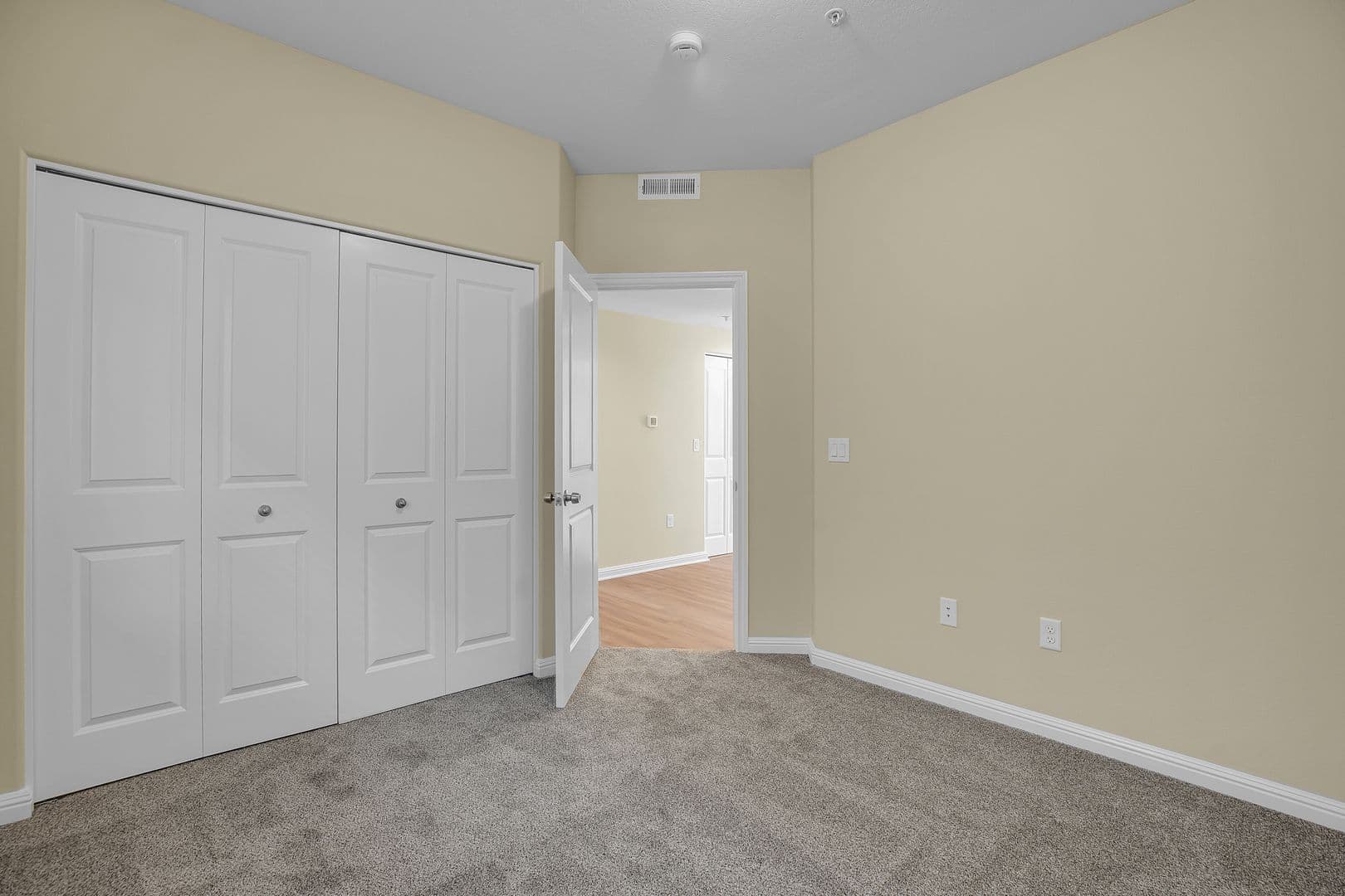 PORTLAND Apartment: 10038 SE DIVISION STREET