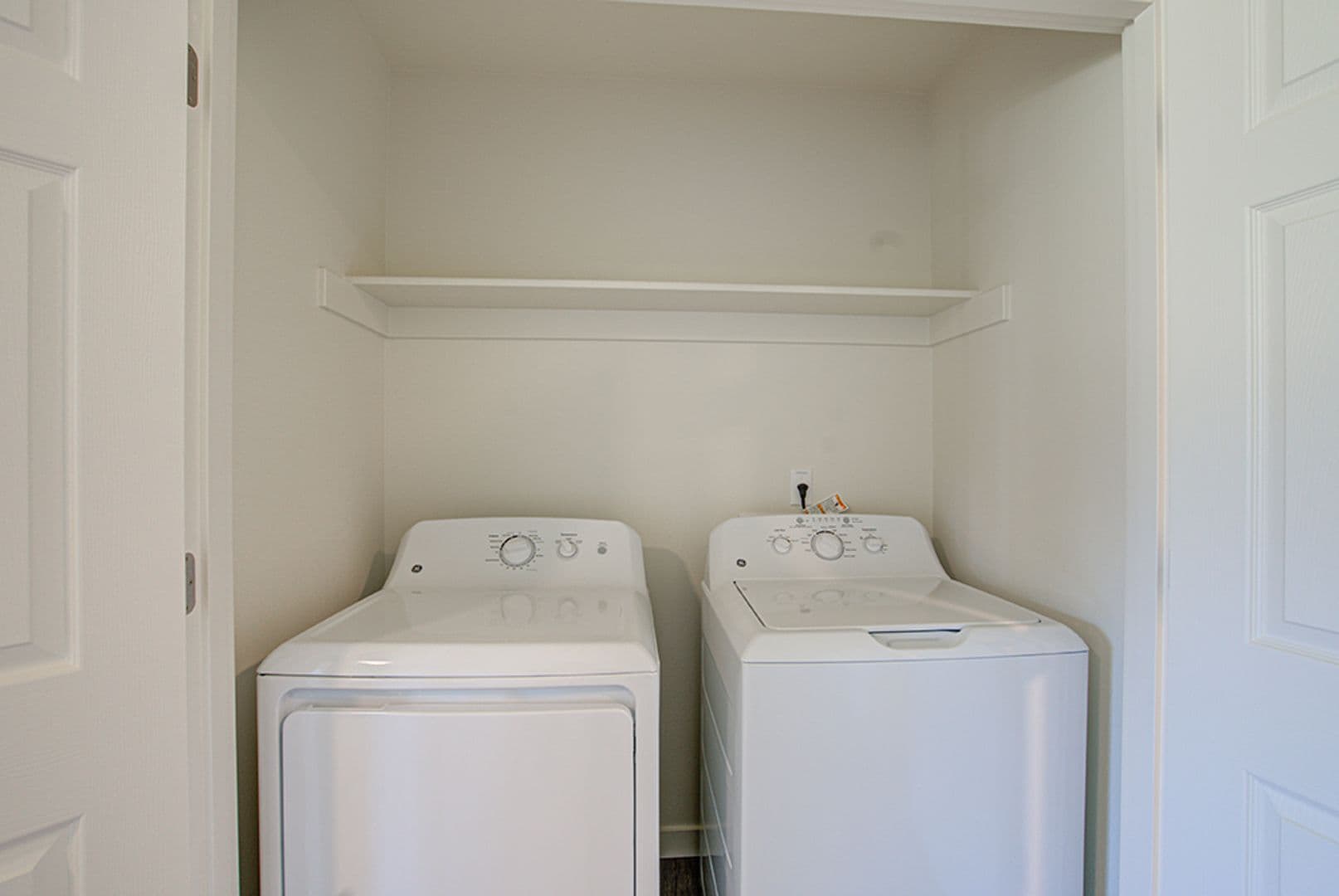 Junction City Apartment: 2282 W 10TH AVE