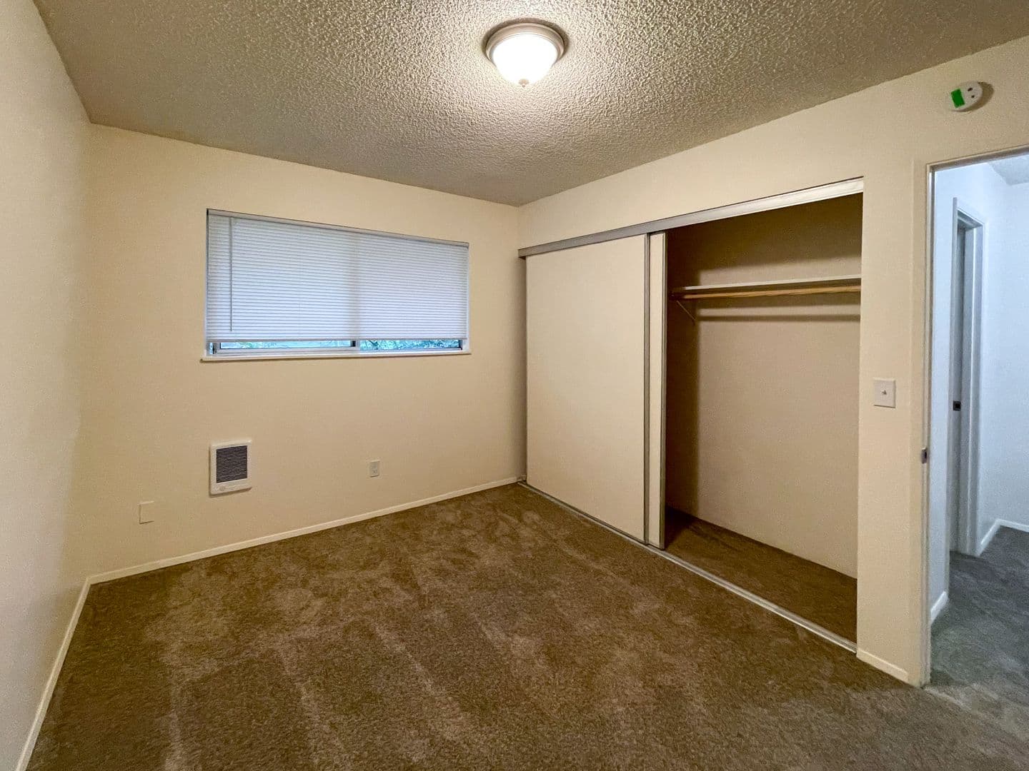 PORTLAND Apartment: 10800 SW BARBUR BLVD