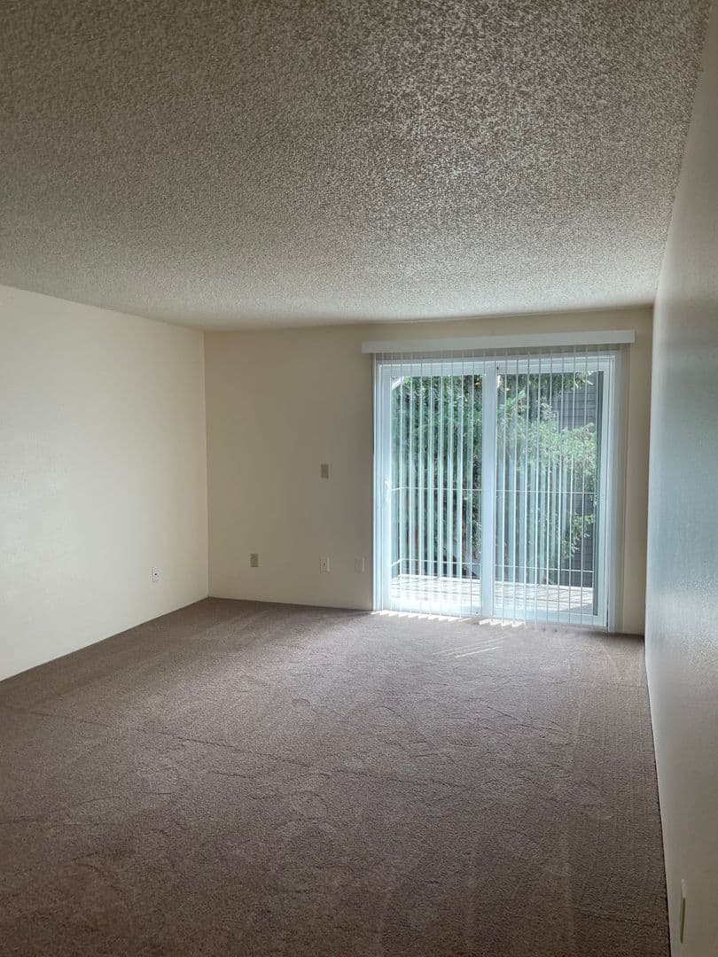 BEAVERTON Apartment: 7851 SW HALL BLVD #27
