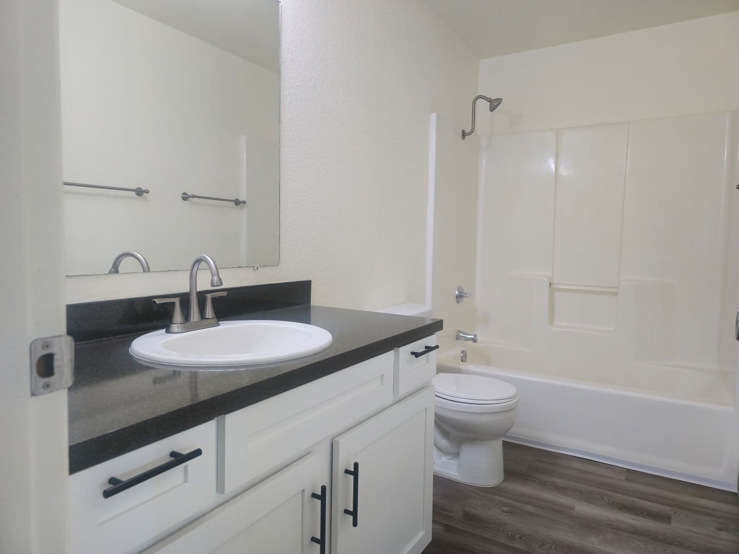 SALEM Apartment: 1304-1330 WALLACE RD. NW