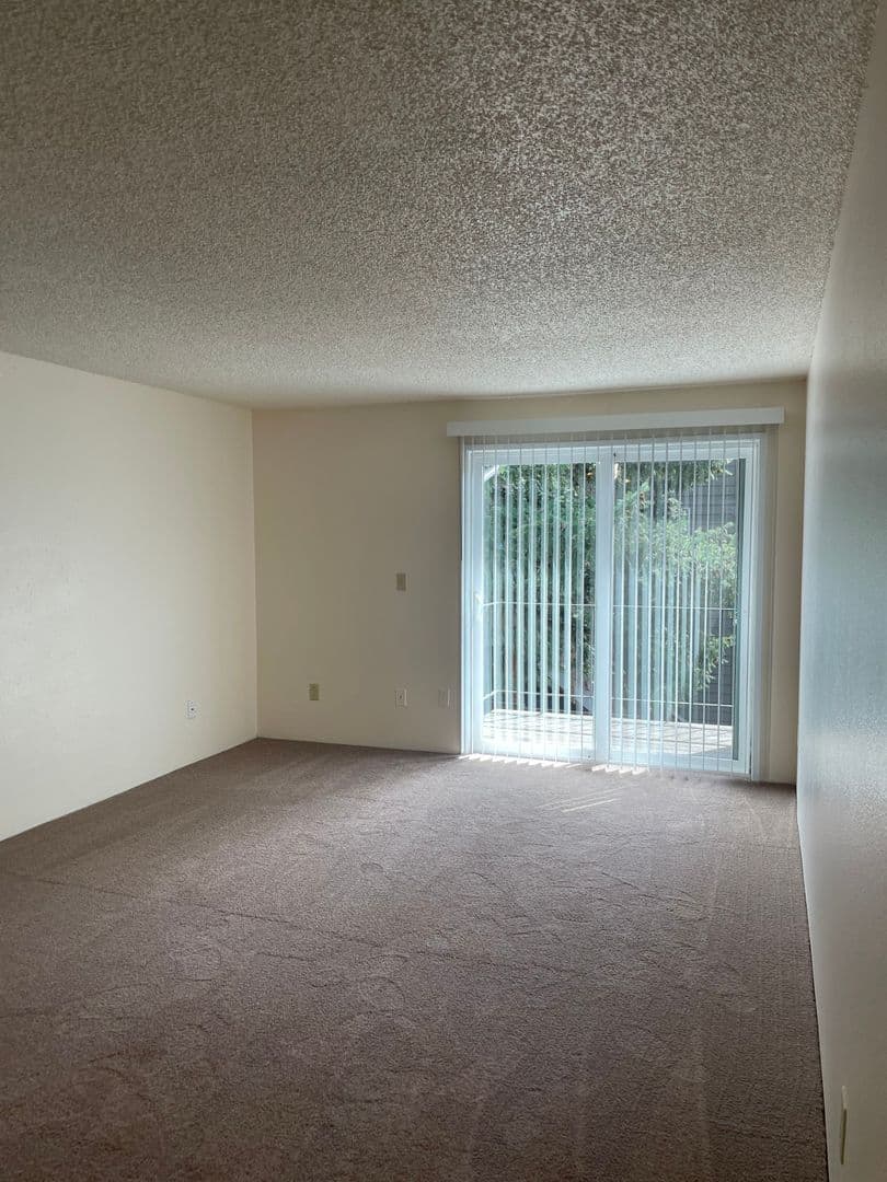 BEAVERTON Apartment: 7851 SW HALL BLVD #27