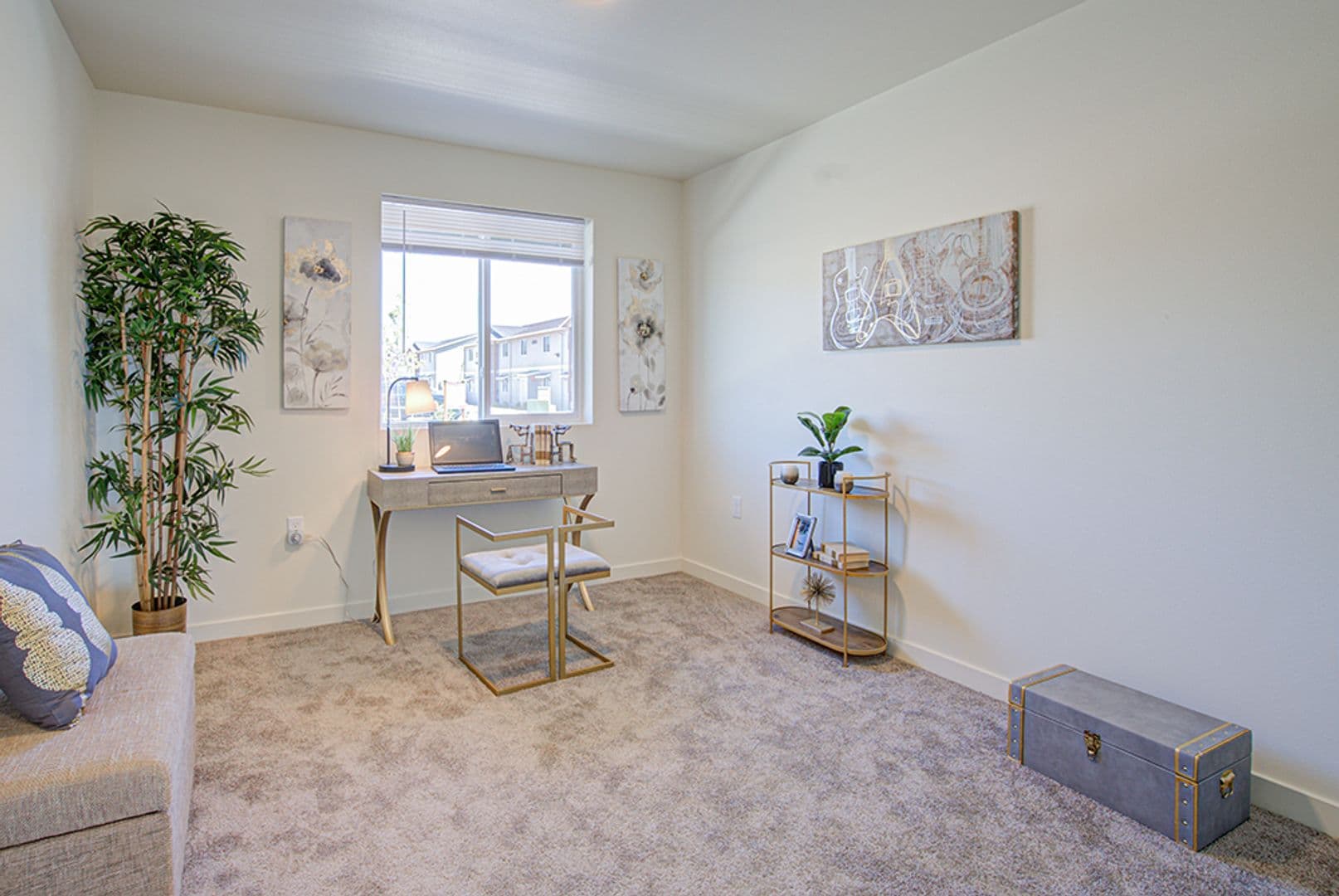 Junction City Apartment: 2282 W 10TH AVE