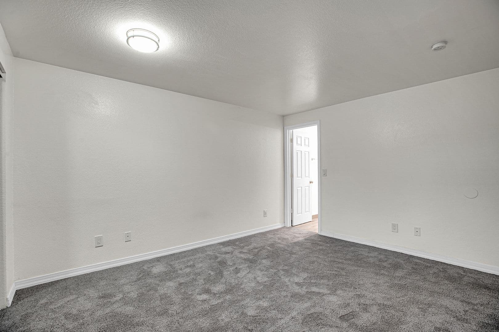 TIGARD Apartment: 10587 TIGARD ST