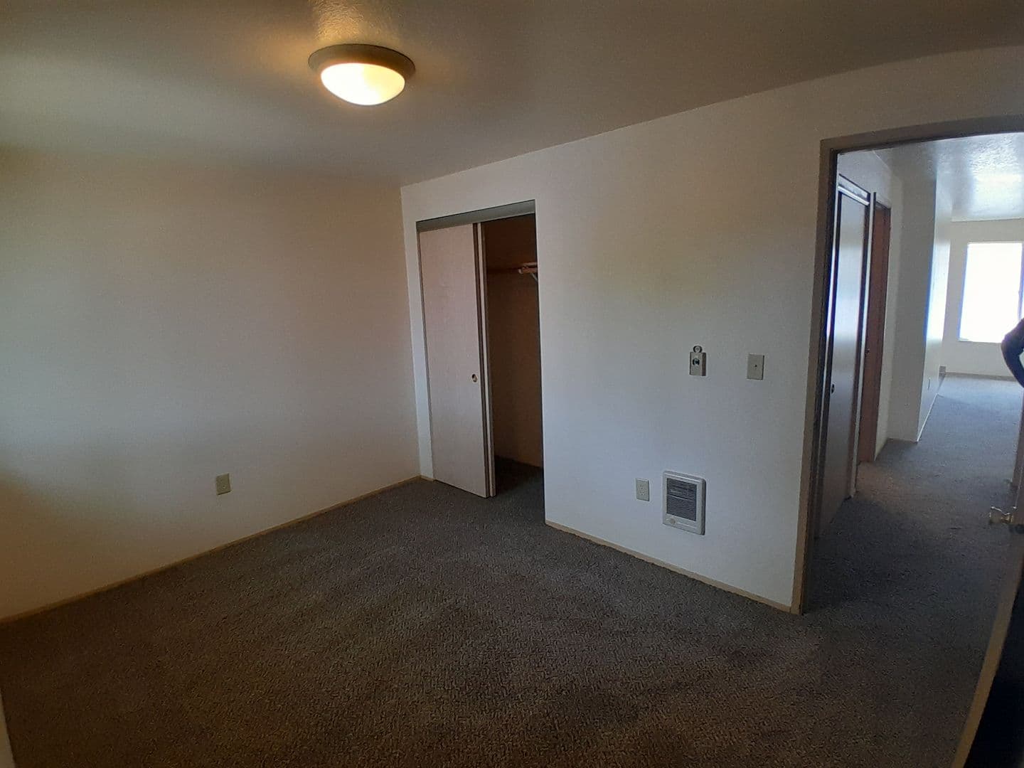 ALBANY Apartment: 1805 16th AVE. SE, #1