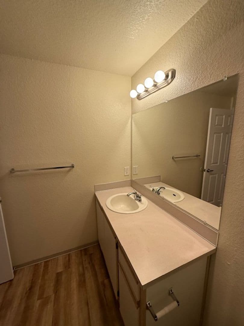 SALEM Apartment: 4665 CAMPBELL DR SE