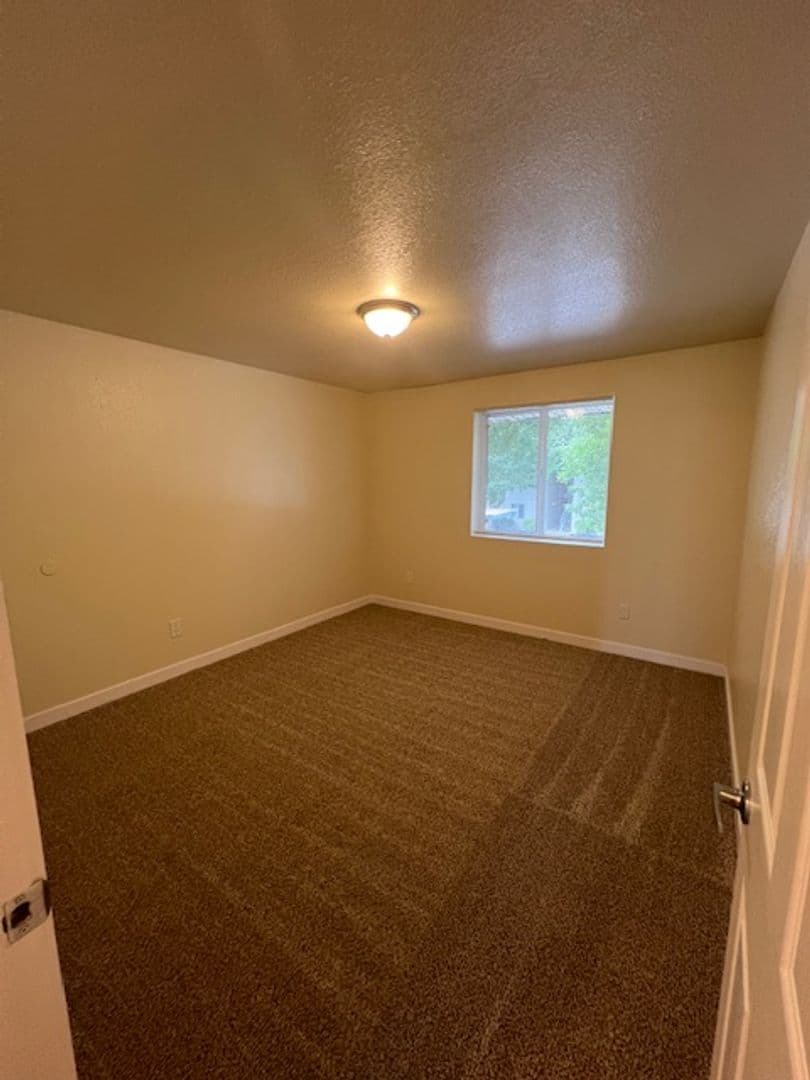 SALEM Apartment: 4665 CAMPBELL DR SE