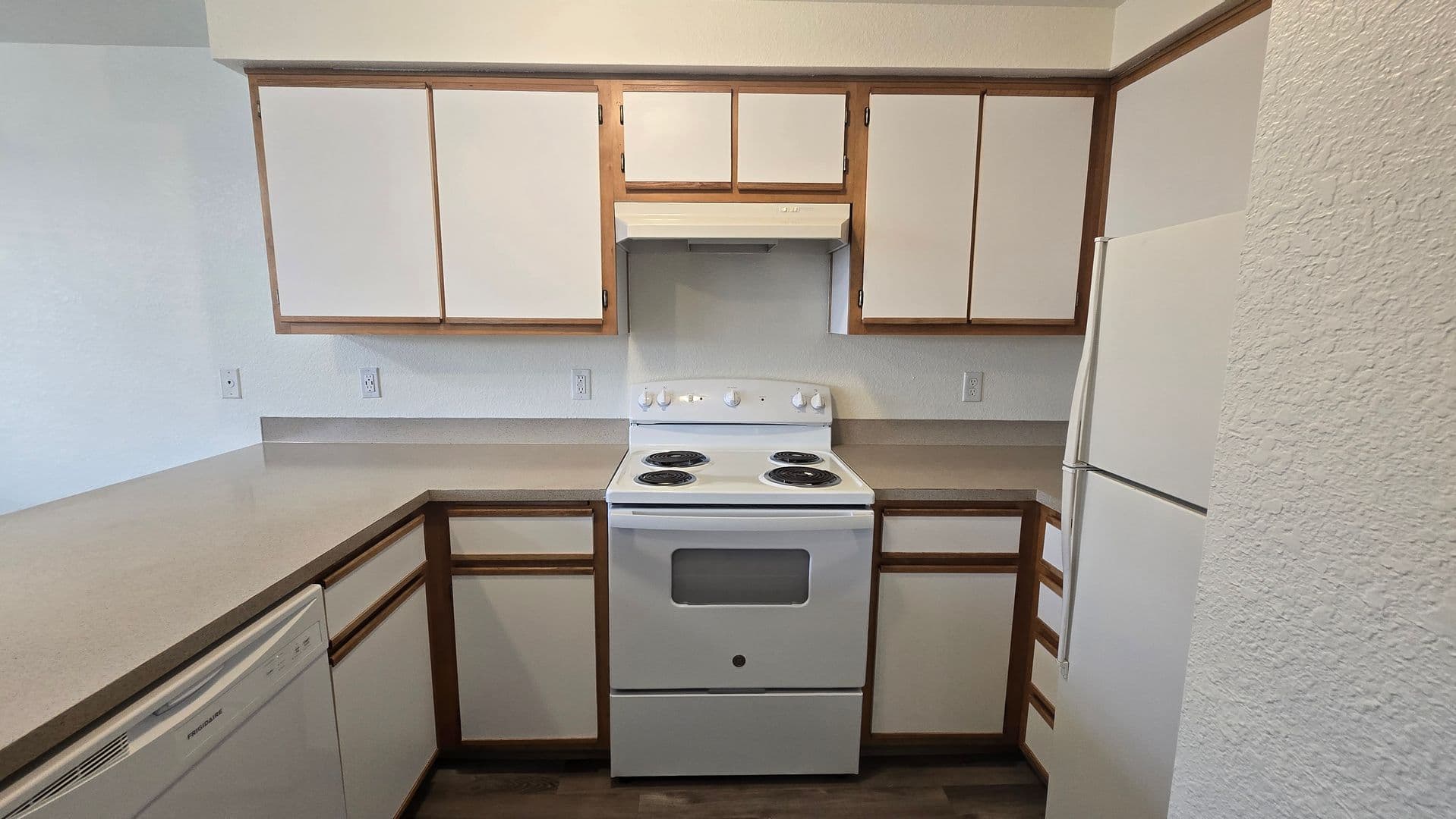 SALEM Apartment: 1304-1330 WALLACE RD. NW