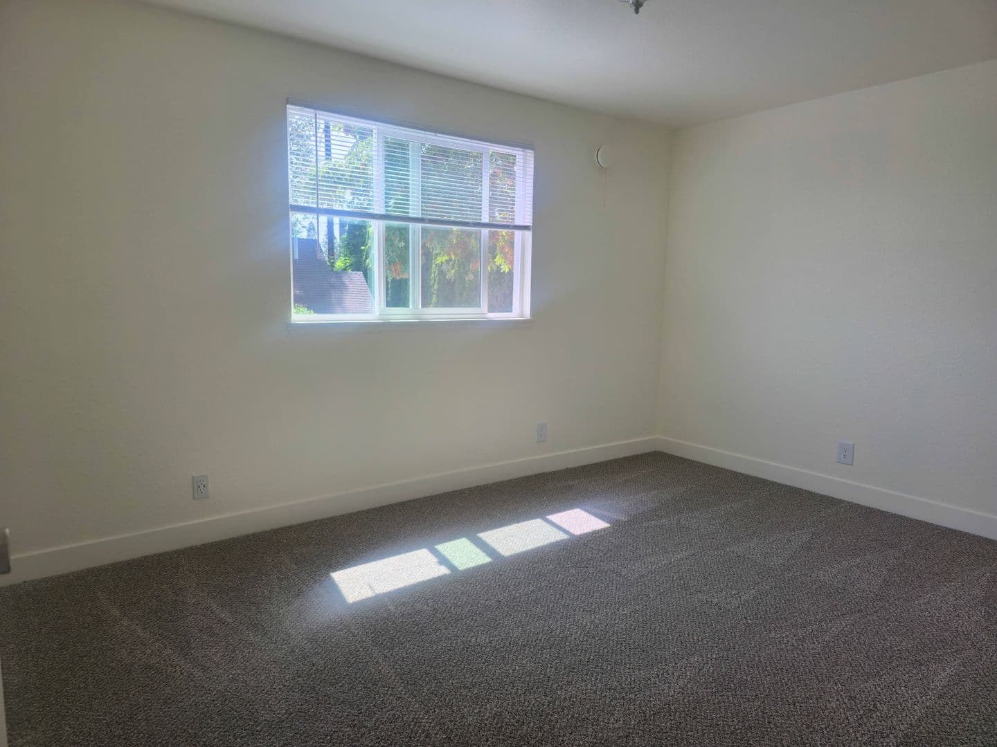 SALEM Apartment: 1304-1330 WALLACE RD. NW