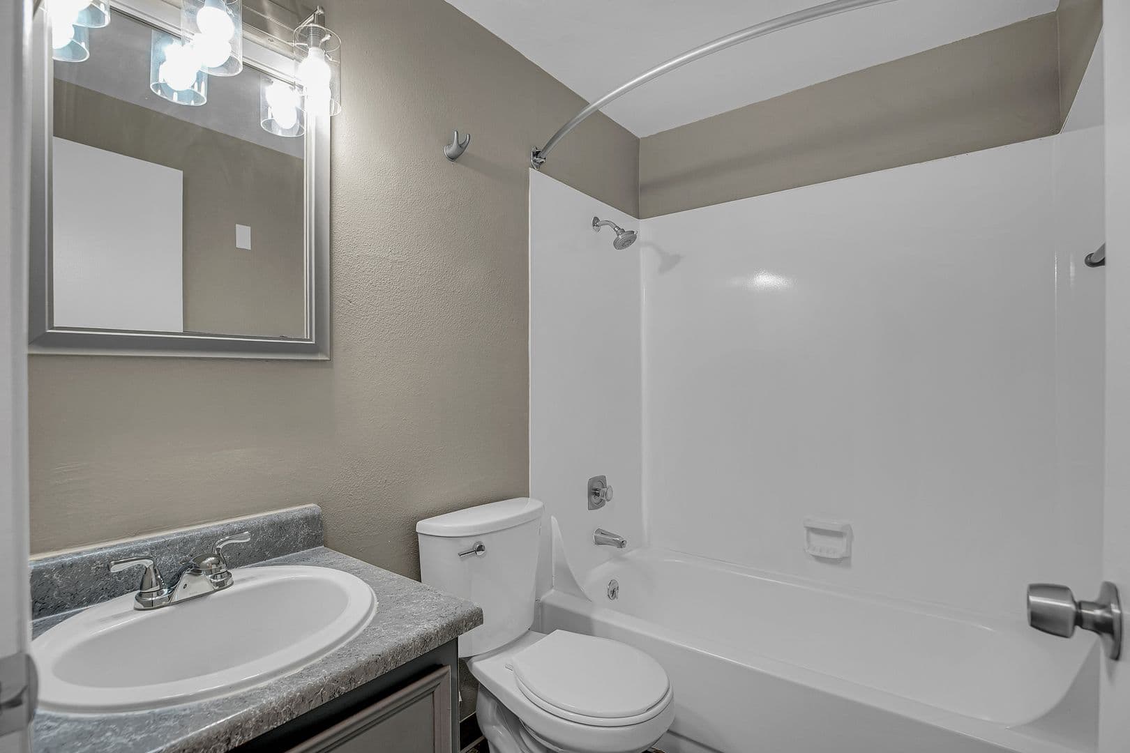 BEAVERTON Apartment: 3660 SW 117TH AVE