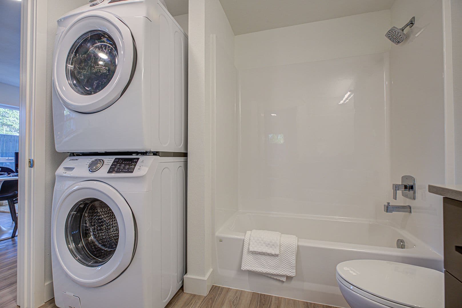 PORTLAND Apartment: 9757 SE HOLGATE BLVD