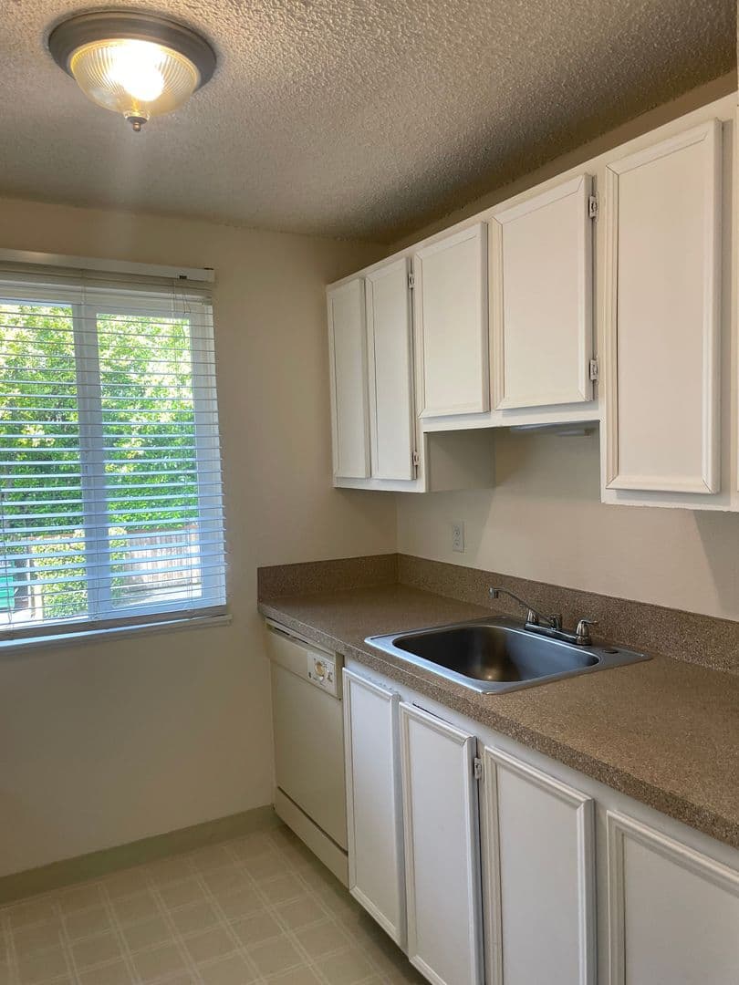 BEAVERTON Apartment: 7851 SW HALL BLVD #27