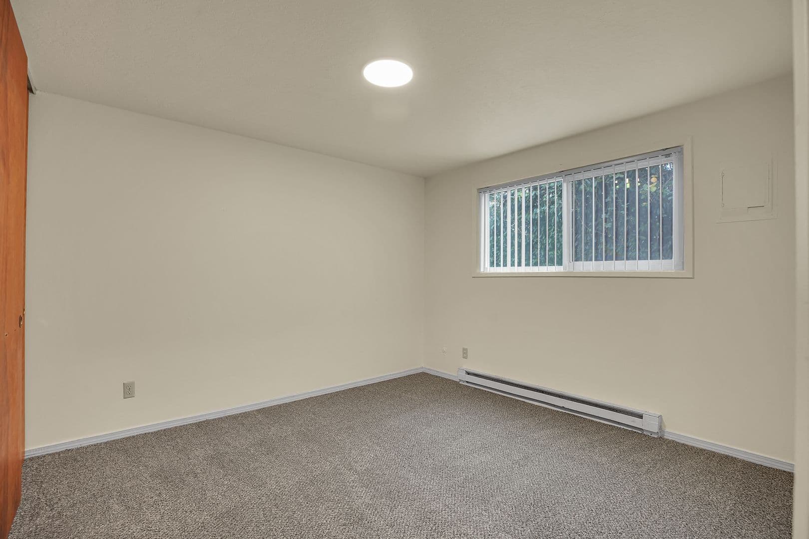 PORTLAND Apartment: 1538 SE 122ND AVE
