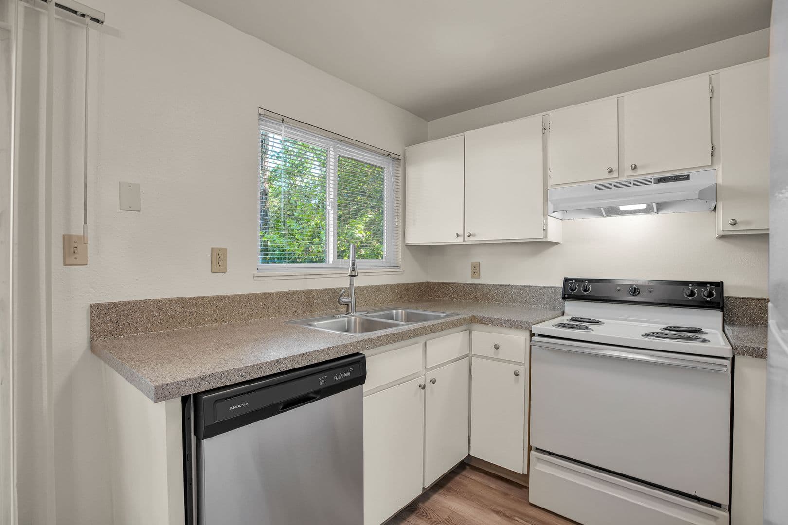 WEST LINN Apartment: 1700 BLANKENSHIP RD