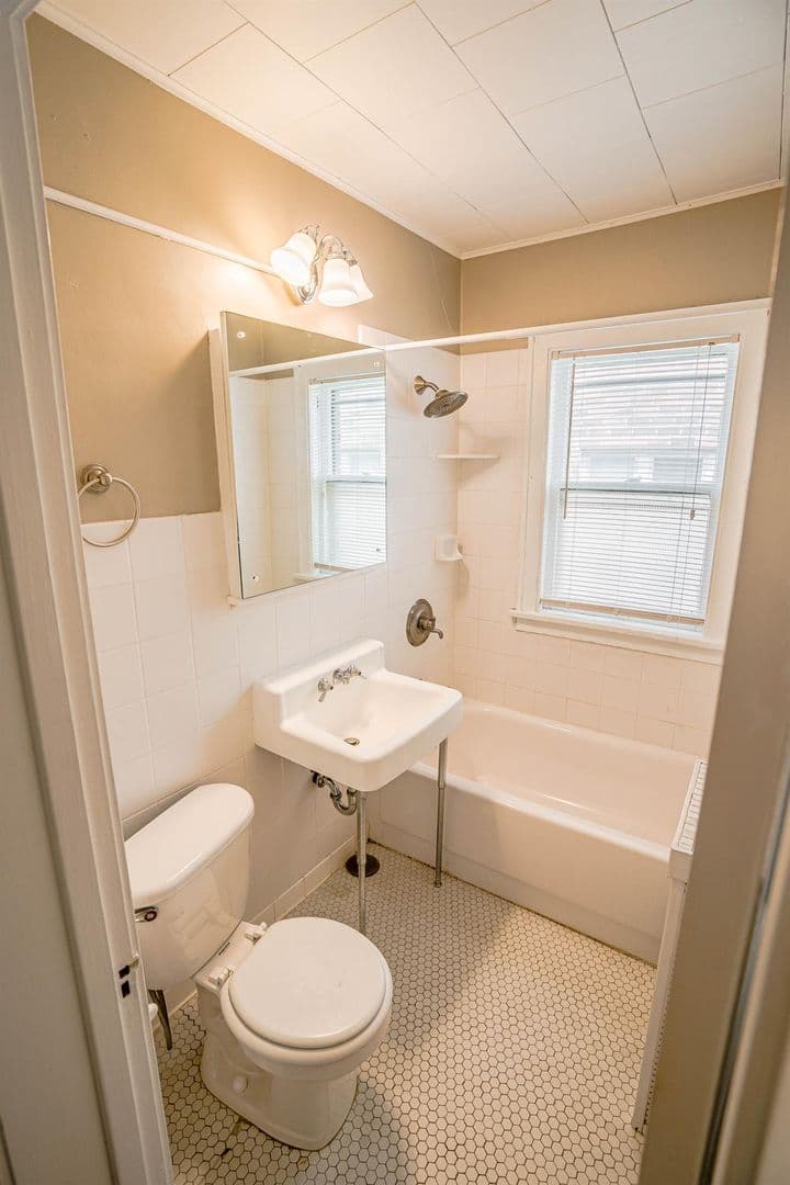 St. Paul Apartment: 1319 Grand Ave