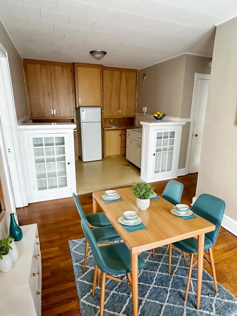 St. Paul Apartment: 1319 Grand Ave