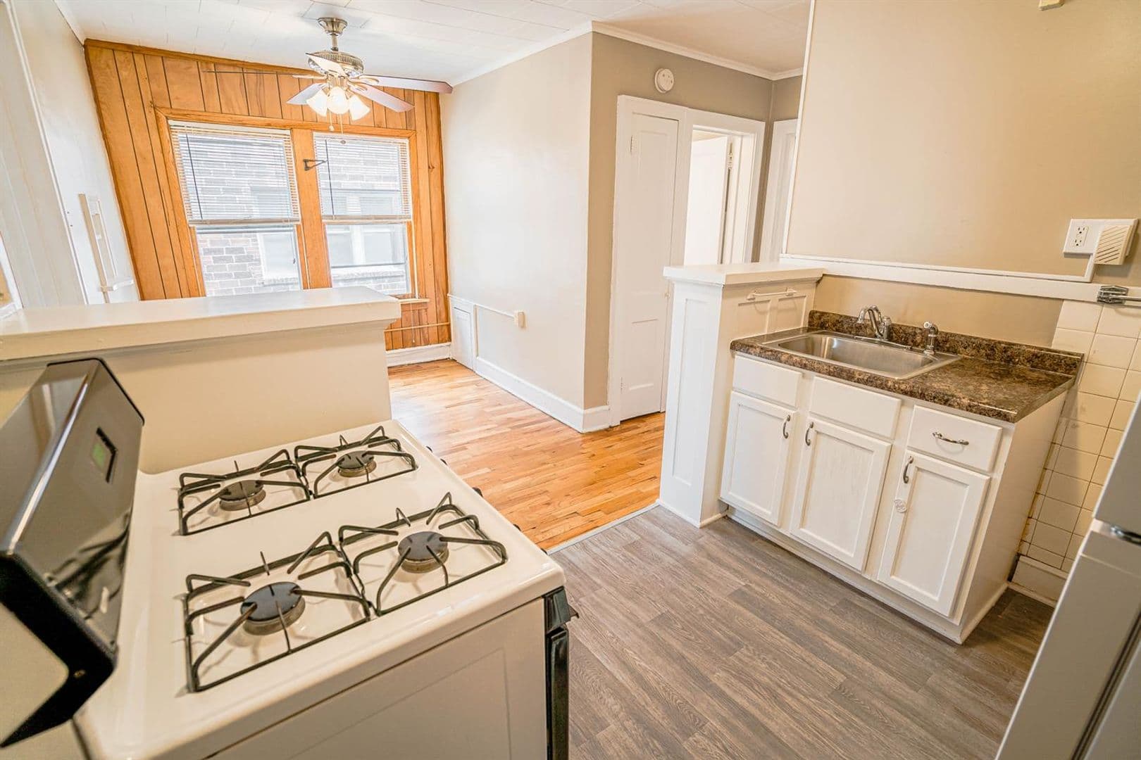 St. Paul Apartment: 1319 Grand Ave