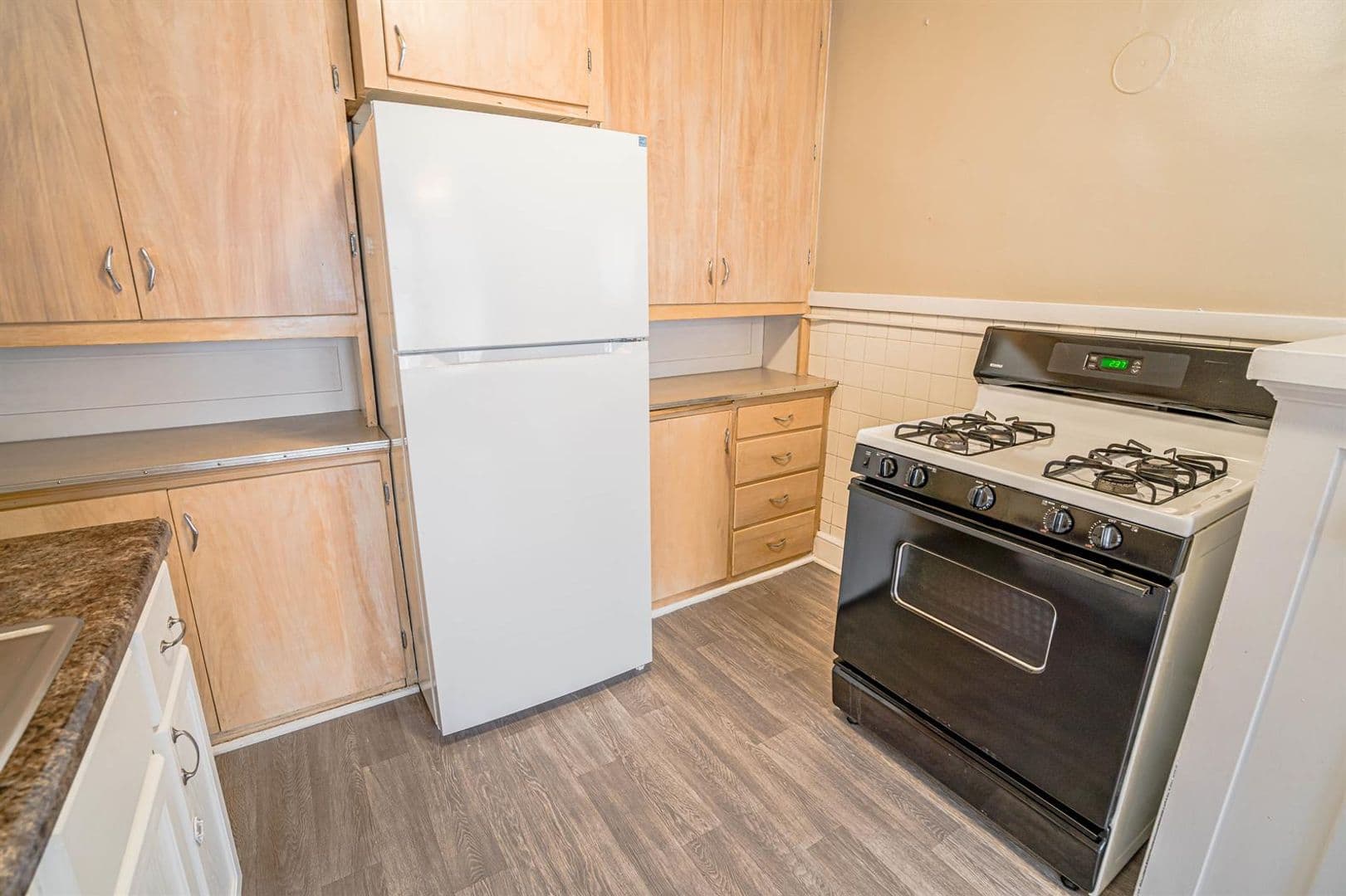 St. Paul Apartment: 1319 Grand Ave