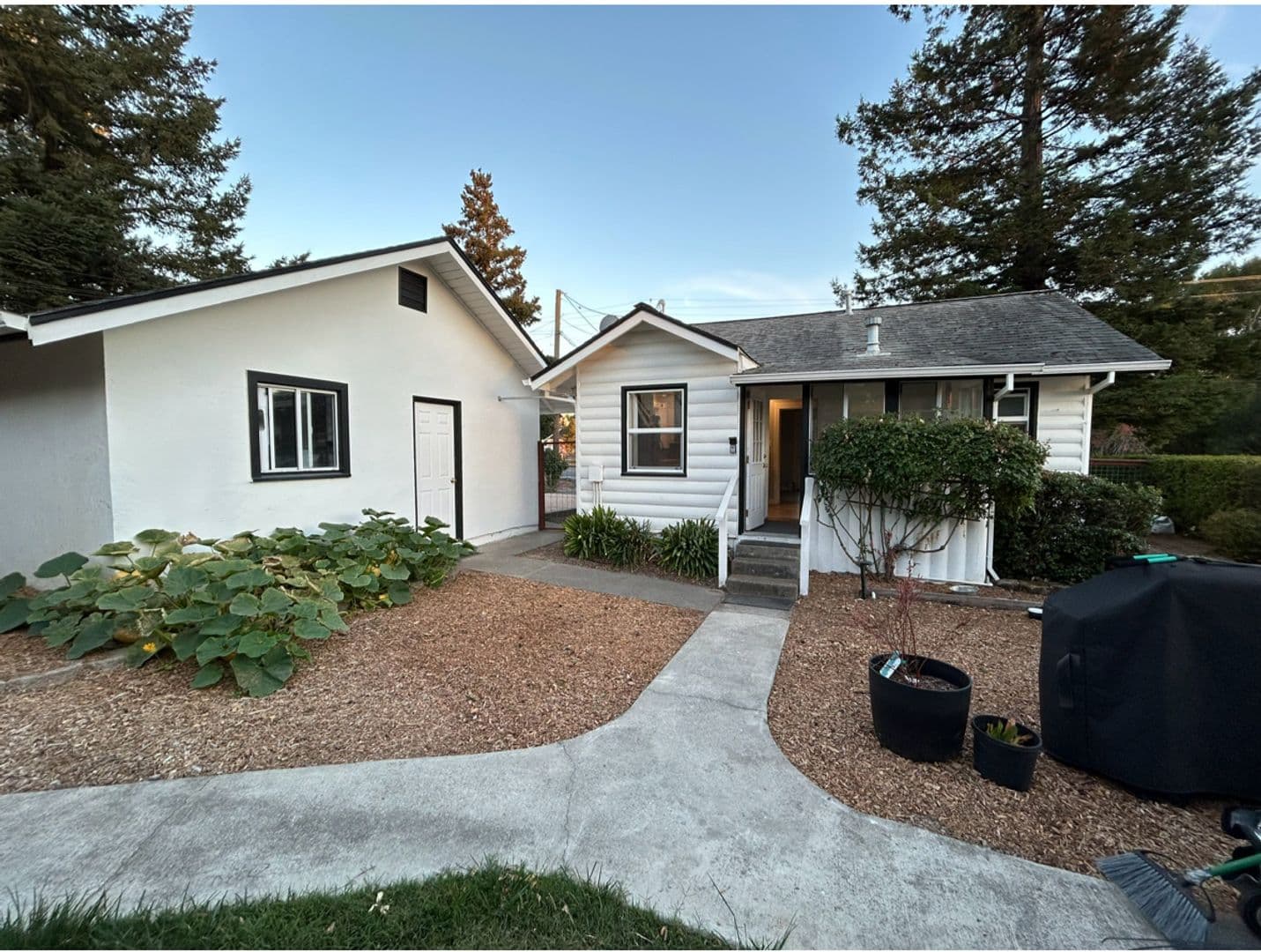 Sebastopol House: 7832 Mill Station Rd