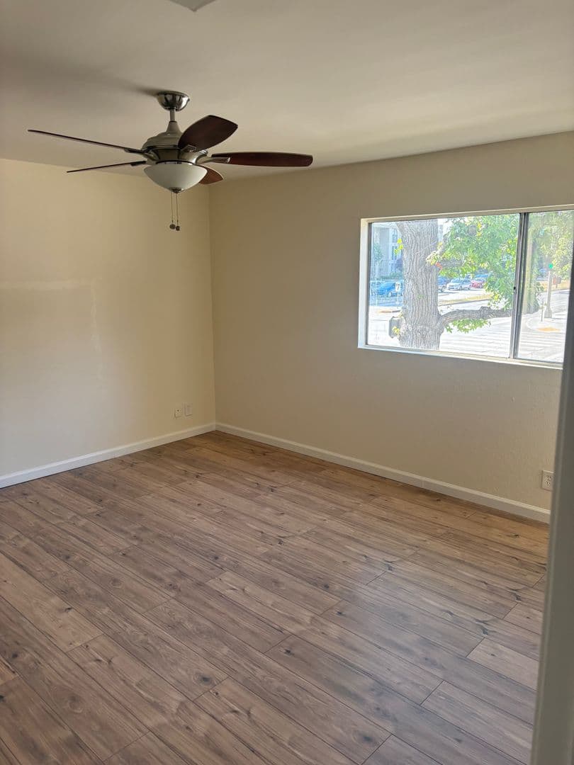 Pasadena Apartment: 2386 E Del Mar Blvd #111