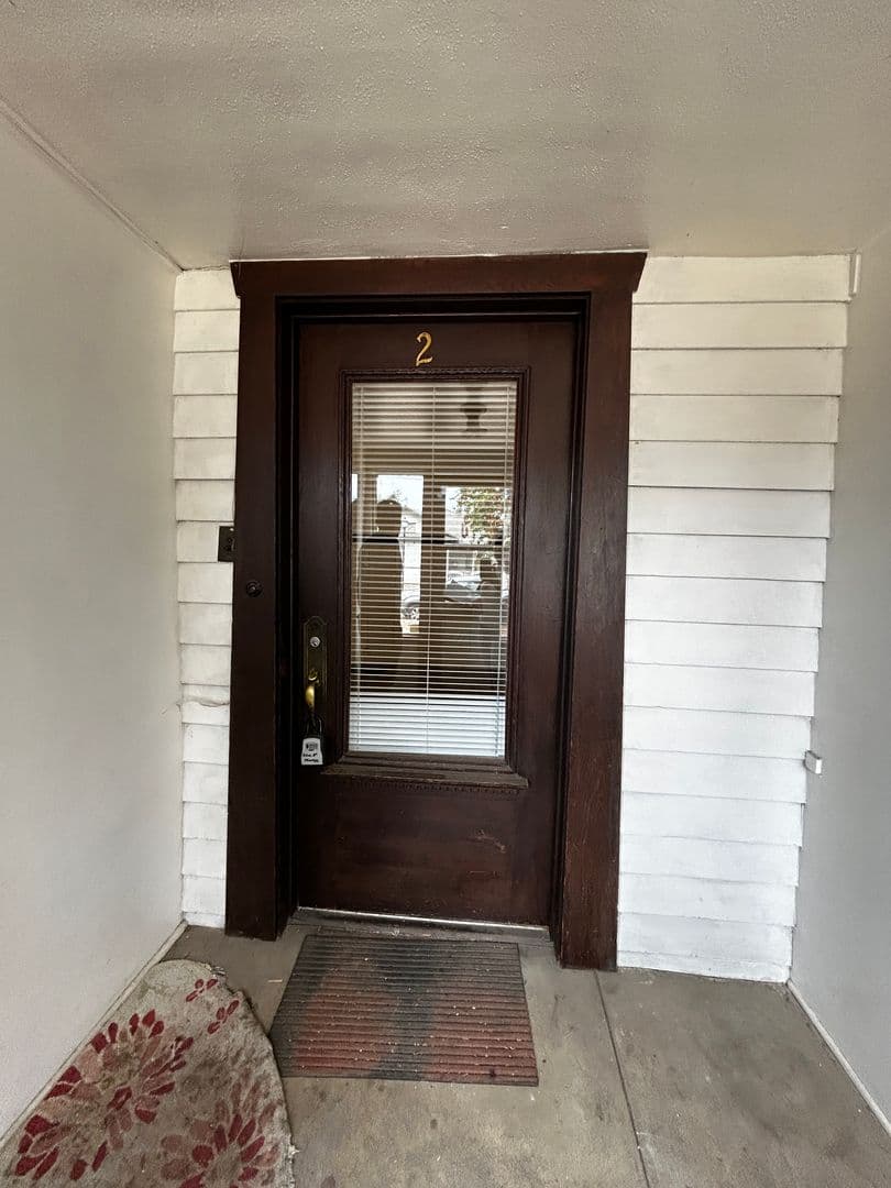 Riverside Apartment: 2726 5th St