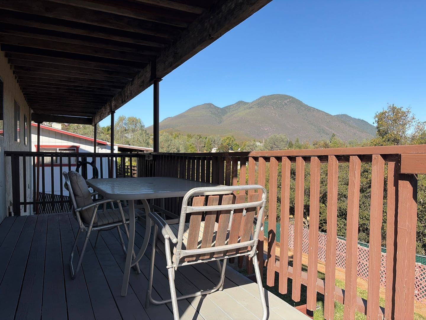 Kelseyville House: 9740 Fairway