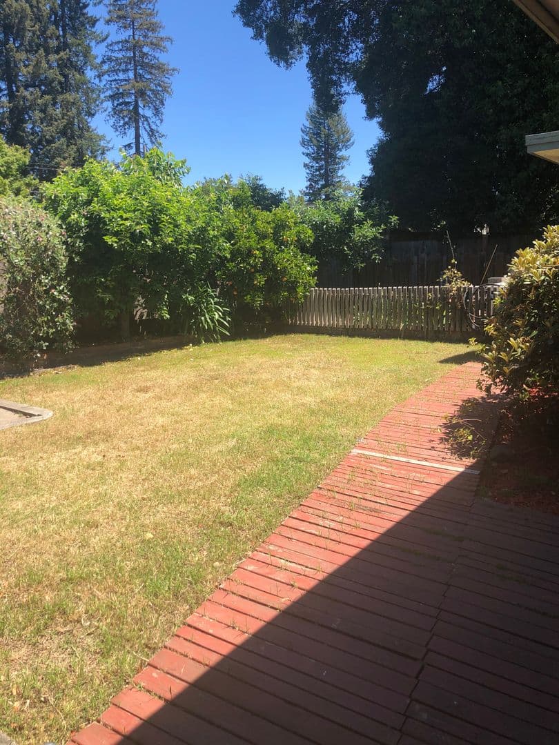 Santa Rosa House: 745 Louisa Dr