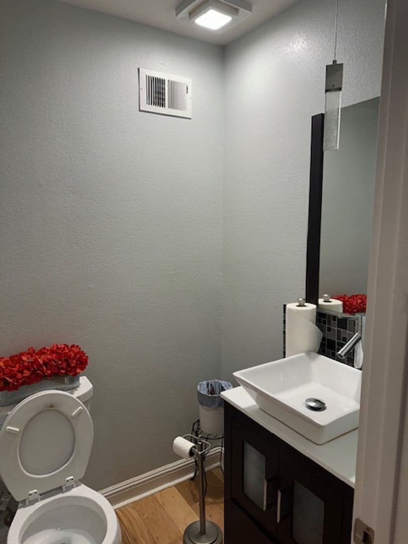 Windsor House: 9507 Lazy Creek drive