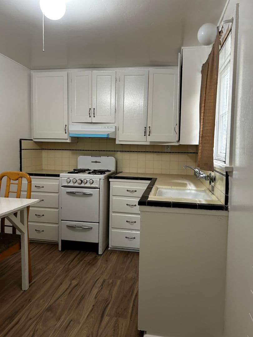 Riverside Apartment: 2726 5th St