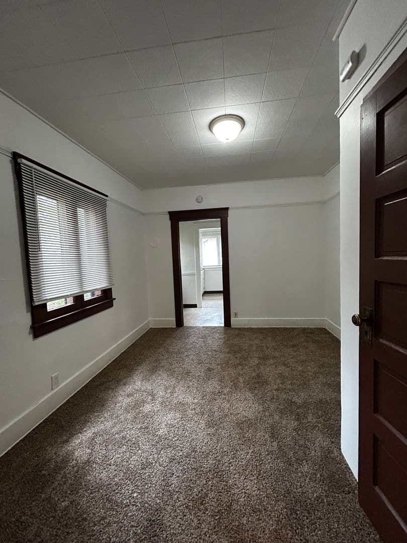 Riverside Apartment: 2726 5th St