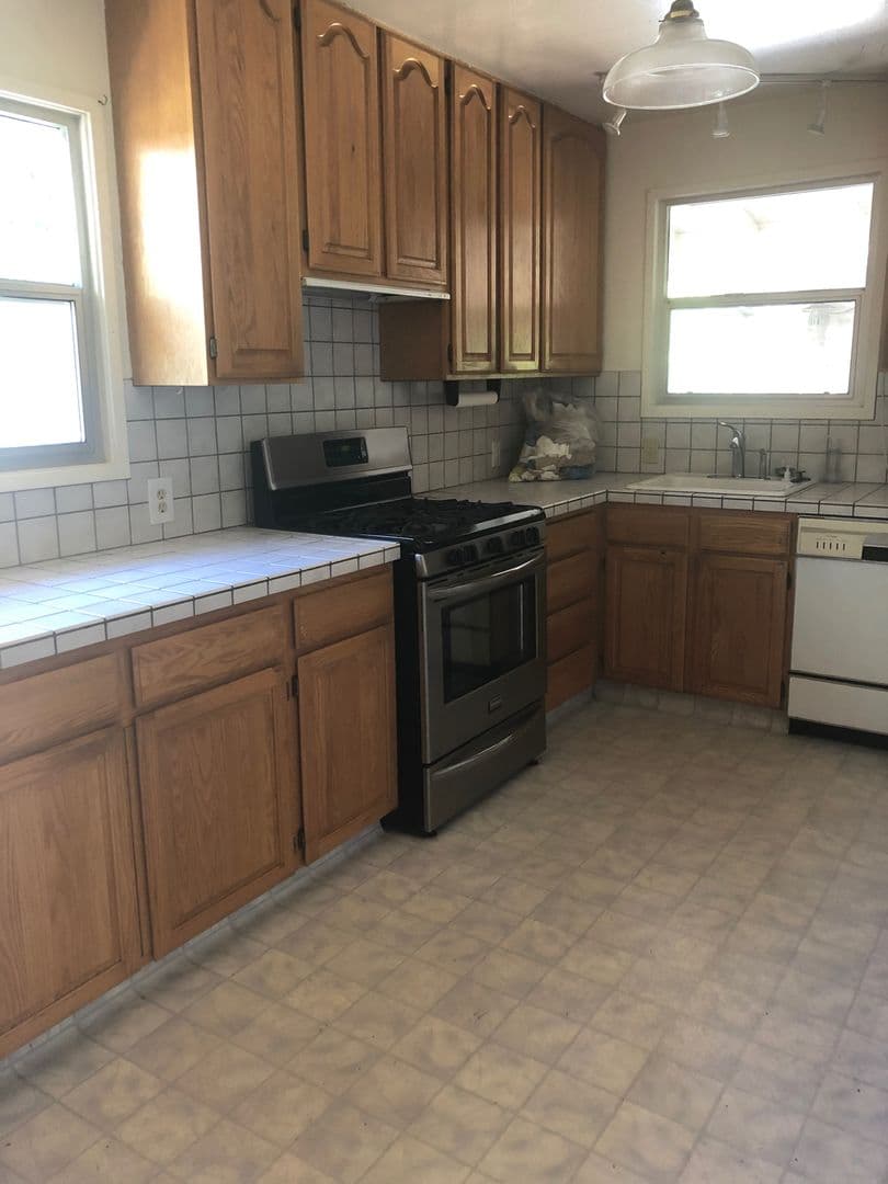 Santa Rosa House: 745 Louisa Dr