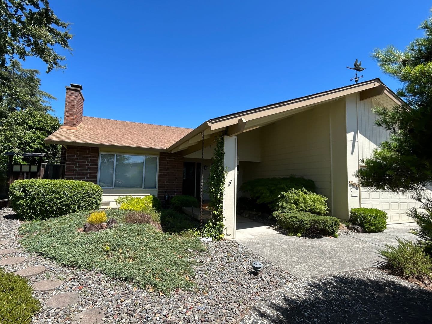 Santa Rosa House: 266 Valley Oaks Drive